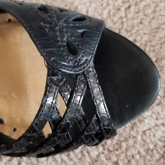 BCBG Zavier size 7 Black Heels - Picture 6 of 6